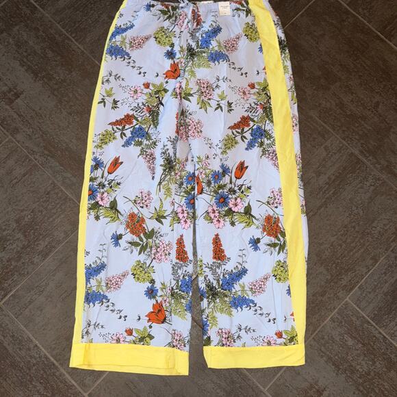 Abercrombie and Fitch Floral textured pull on pants blue floral in Short - Picture 1 of 5